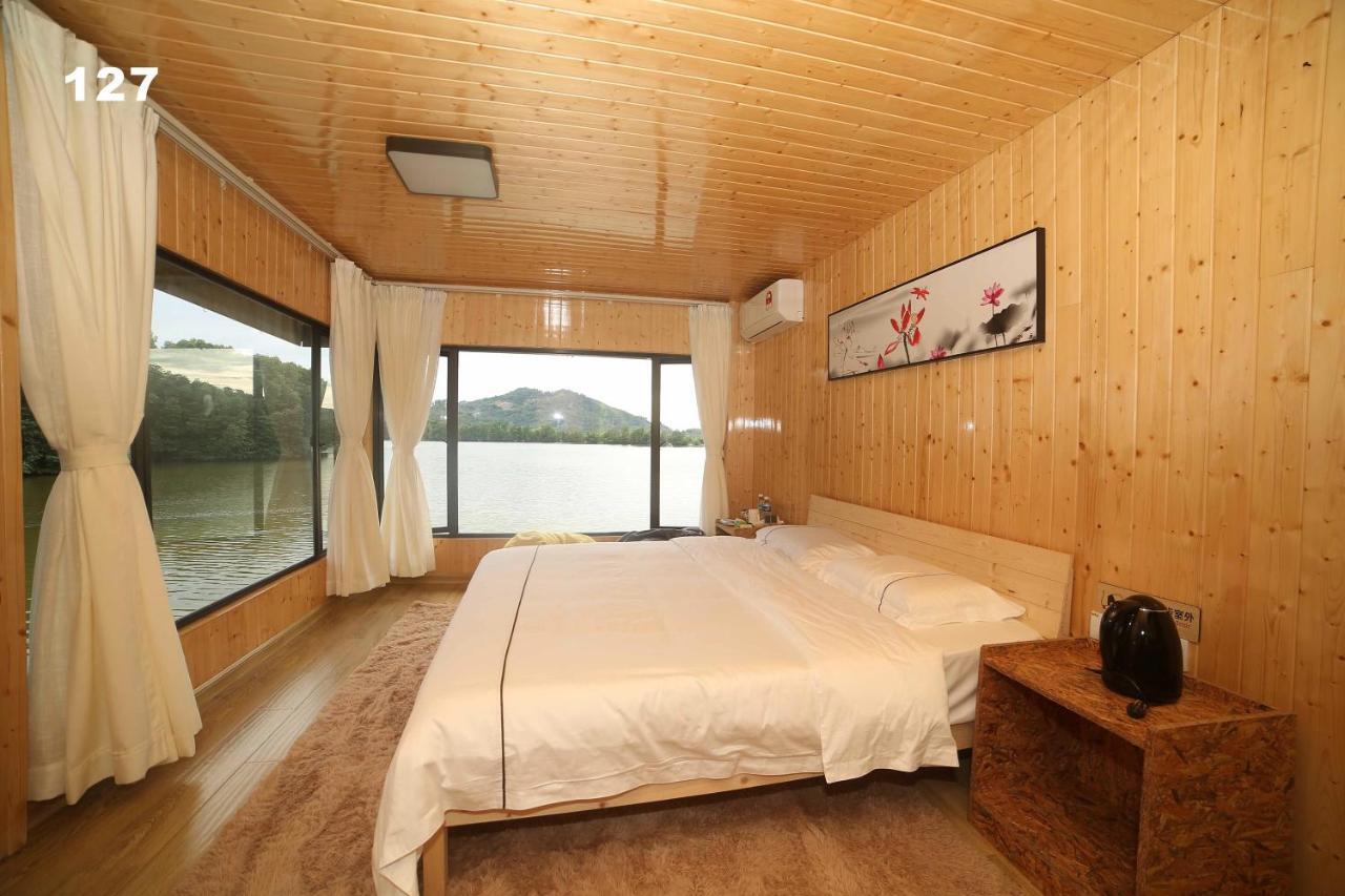 Gayang Friendly Water House Homestay Kota Kinabalu Buitenkant foto